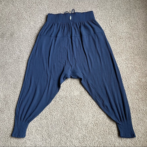 FREE PEOPLE X Fp Movement Can't Handle This Harem Sz M In Navy - Picture 5 of 8